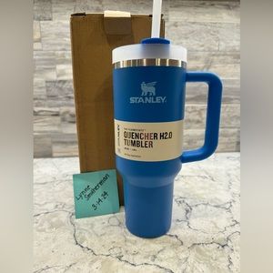 Stanley 40oz AZURE, NWT
